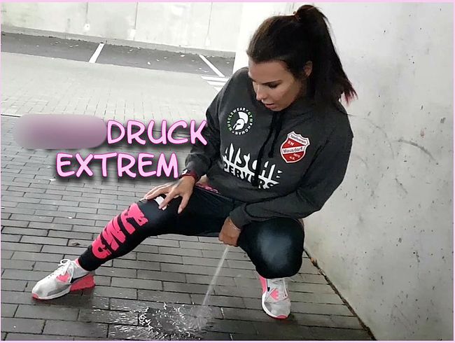 aische per***s Porno Video: Mein erster PEEGAs*im öffentlichem Parkhaus